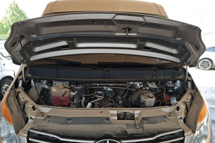 Used JAC Group Sunray 2022 2.0T Fuel-Efficient King PLUS Express Version Middle-Axis 7-Seater HFC4DB3-2E4 Engine Bay