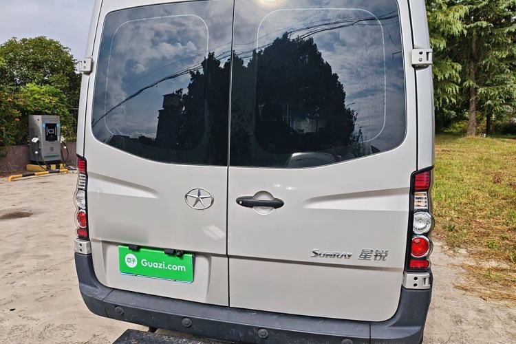 Used JAC Group Sunray 2022 2.0T Fuel-Efficient King PLUS Express Version Mid-axle 5-6 Seats HFC4DB3-2E4 Exterior 4