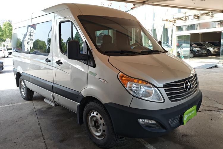 Used JAC Group Sunray 2022 2.0T Fuel-Efficient King PLUS Express Version Middle-Axis 7-Seater HFC4DB3-2E4 Front Right 45 Deg