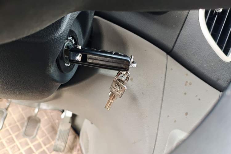 Used JAC Group Sunray 2022 2.0T Fuel-Efficient King PLUS Express Version Mid-axle 5-6 Seats HFC4DB3-2E4 Interior 1