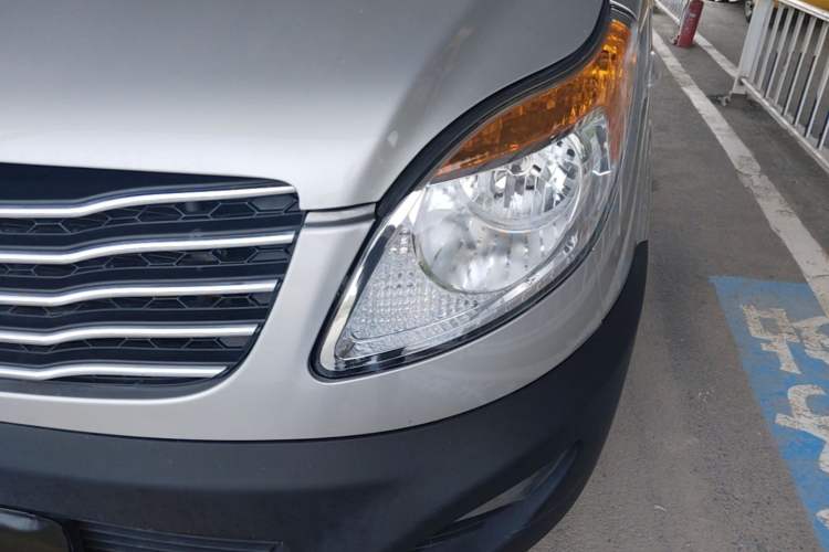 Used JAC Group Sunray 2022 2.0T Fuel-Efficient King PLUS Express Version Short Wheelbase 6-7 Seater – HFC4DB3-2E4 Left Front Headlight