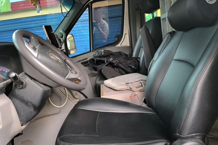 Used JAC Group Sunray 2022 2.0T Fuel-Efficient King PLUS Express Version Middle-Axis 7-Seater HFC4DB3-2E4 Left Front Seat