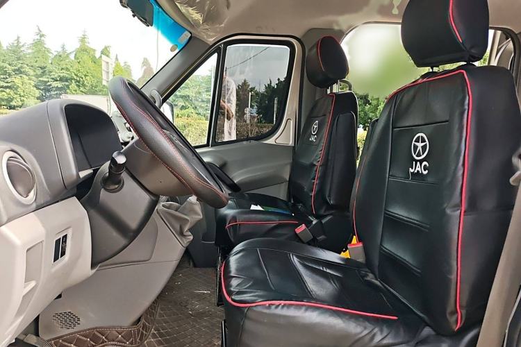 Used JAC Group Sunray 2022 2.0T Fuel-Efficient King PLUS Express Version Mid-axle 5-6 Seats HFC4DB3-2E4 Left Front Seat