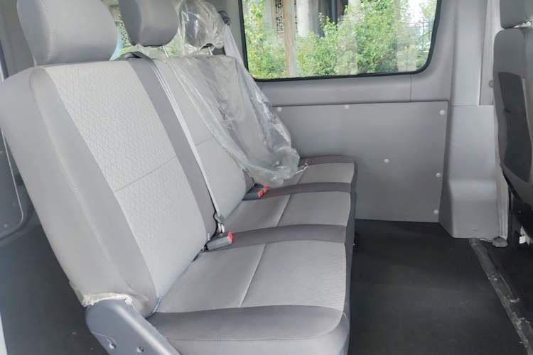 Used JAC Group Sunray 2022 2.0T Fuel-Efficient King PLUS Express Version Short Wheelbase 6-7 Seater – HFC4DB3-2E4 Left Rear Seat