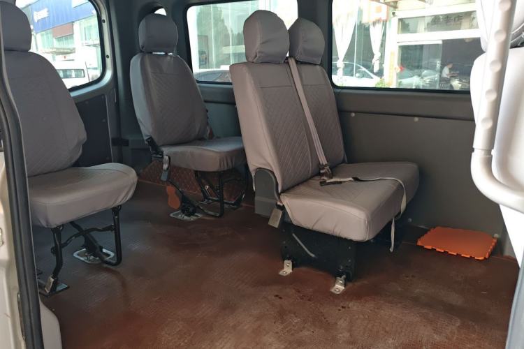 Used JAC Group Sunray 2022 2.0T Fuel-Efficient King PLUS Express Version Middle-Axis 7-Seater HFC4DB3-2E4 Left Rear Seat