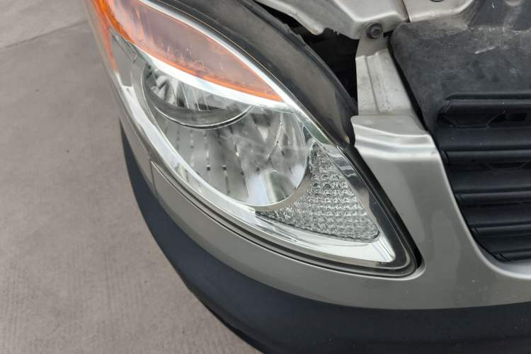 Used JAC Group Sunray 2022 2.0T Fuel-Efficient King PLUS Express Version Mid-axle 5-6 Seats HFC4DB3-2E4 Right Front Headlight