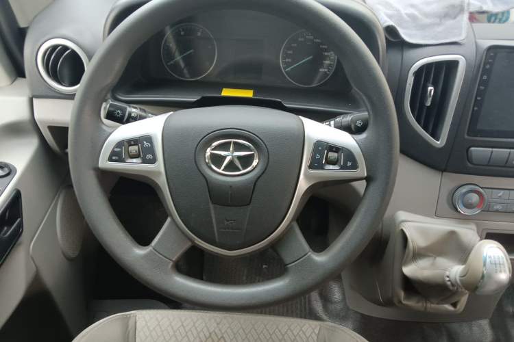 Used JAC Group Sunray 2022 2.0T Fuel-Efficient King PLUS Express Version Mid-axle 5-6 Seats HFC4DB3-2E4 Steering Wheel