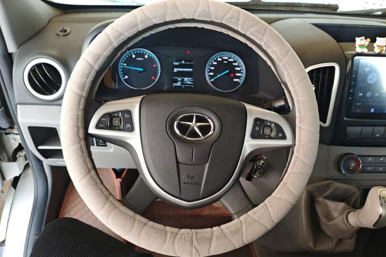 Used JAC Group Sunray 2022 2.0T Fuel-Efficient King PLUS Express Version Middle-Axis 7-Seater HFC4DB3-2E4 Steering Wheel