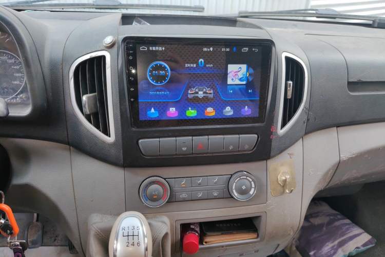 Used JAC Group Sunray 2022 2.0T Fuel-Efficient King PLUS Express Version Middle-Axis 7-Seater HFC4DB3-2E4 Audio And AC Panel