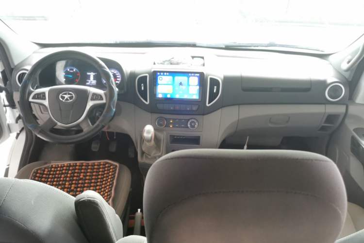 Used JAC Group Sunray 2022 2.0T Fuel-Efficient King PLUS Express Version Middle-Axis 7-Seater HFC4DB3-2E4 Center Console