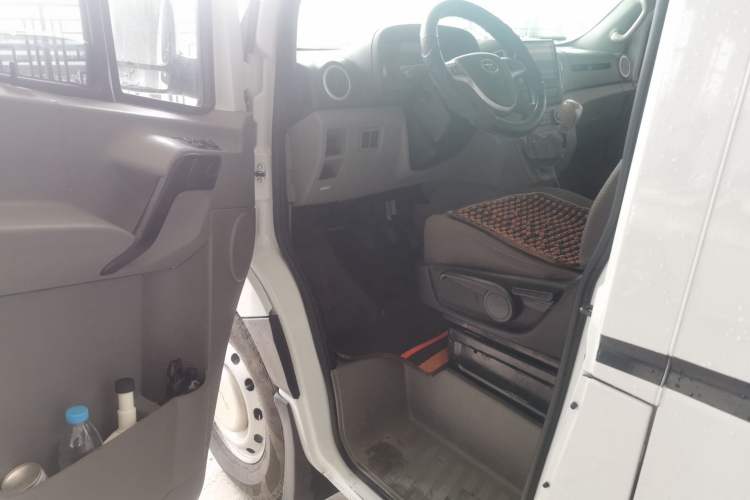 Used JAC Group Sunray 2022 2.0T Fuel-Efficient King PLUS Express Version Middle-Axis 7-Seater HFC4DB3-2E4 Driver Seat