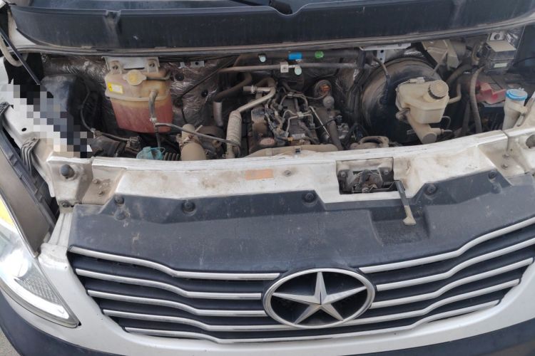 Used JAC Group Sunray 2022 2.0T Fuel-Efficient King PLUS Express Version Middle-Axis 7-Seater HFC4DB3-2E4 Engine Bay