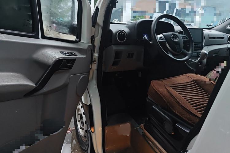 Used JAC Group Sunray 2022 2.0T Fuel-Efficient King PLUS Express Version Mid-axle 5-6 Seats HFC4DB3-2E4 Interior 3