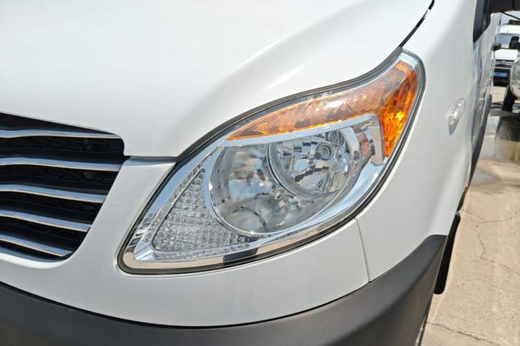 Used JAC Group Sunray 2022 2.0T Fuel-Efficient King PLUS Express Version Mid-axle 5-6 Seats HFC4DB3-2E4 Left Front Headlight