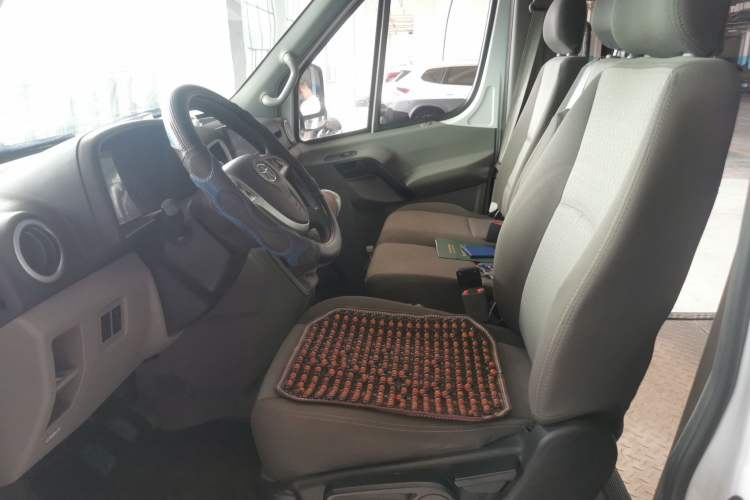 Used JAC Group Sunray 2022 2.0T Fuel-Efficient King PLUS Express Version Middle-Axis 7-Seater HFC4DB3-2E4 Left Front Seat