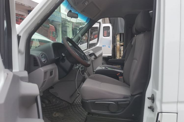 Used JAC Group Sunray 2022 2.0T Fuel-Efficient King PLUS Express Version Mid-axle 5-6 Seats HFC4DB3-2E4 Left Front Seat