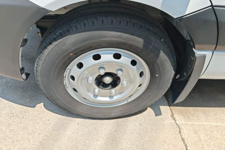 Used JAC Group Sunray 2022 2.0T Fuel-Efficient King PLUS Express Version Mid-axle 5-6 Seats HFC4DB3-2E4 Left Front Wheel Hub
