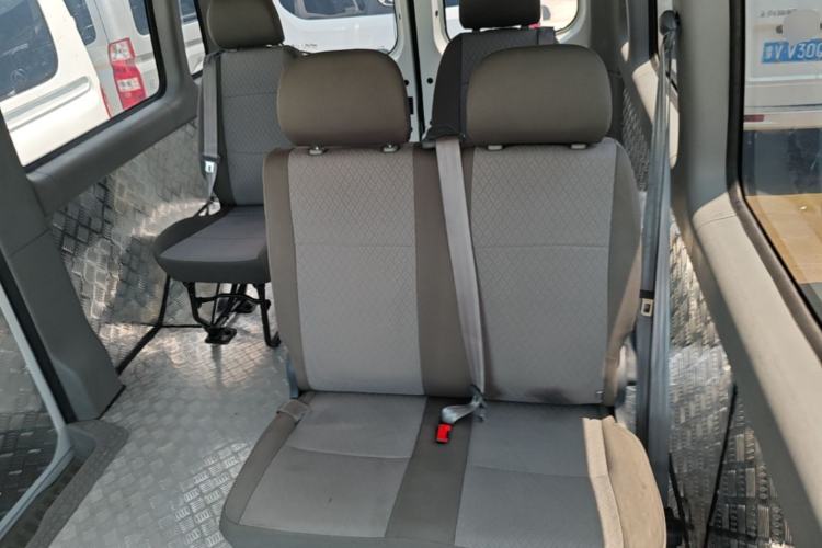 Used JAC Group Sunray 2022 2.0T Fuel-Efficient King PLUS Express Version Mid-axle 5-6 Seats HFC4DB3-2E4 Left Rear Seat
