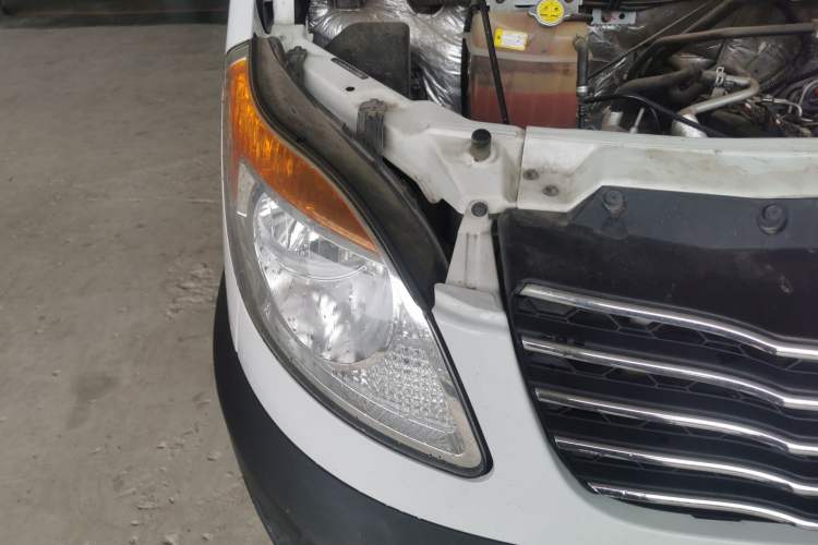 Used JAC Group Sunray 2022 2.0T Fuel-Efficient King PLUS Express Version Middle-Axis 7-Seater HFC4DB3-2E4 Right Front Headlight