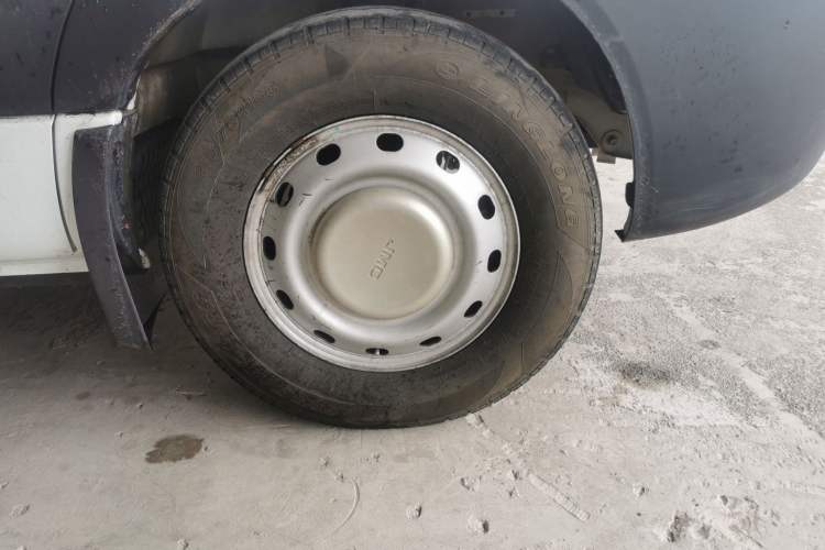 Used JAC Group Sunray 2022 2.0T Fuel-Efficient King PLUS Express Version Middle-Axis 7-Seater HFC4DB3-2E4 Right Front Wheel Hub