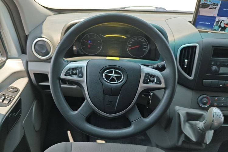 Used JAC Group Sunray 2022 2.0T Fuel-Efficient King PLUS Express Version Mid-axle 5-6 Seats HFC4DB3-2E4 Steering Wheel