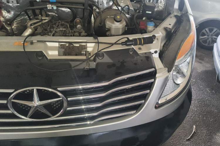 Used JAC Group Sunray 2023 2.0T 5-Series Express Version 6/7 Seats HFC4DB3-2E4 Engine Bay Left
