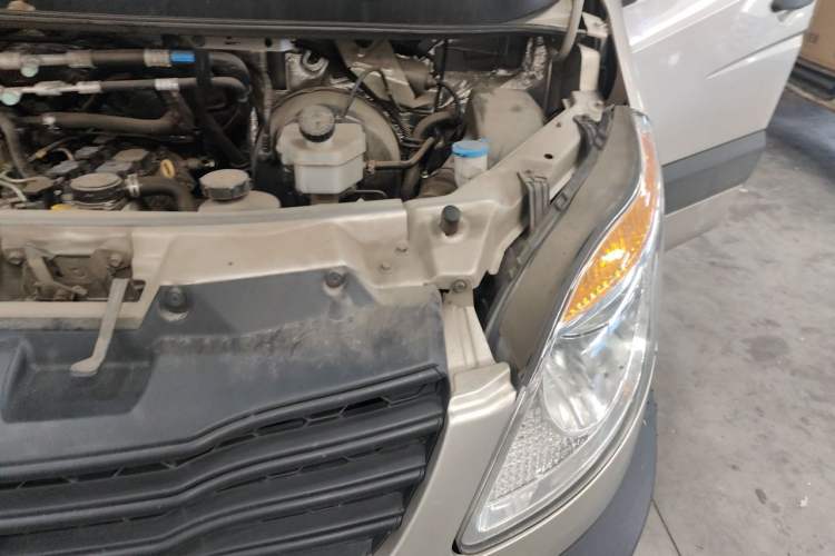 Used JAC Group Sunray 2023 2.0T 5-Series Commercial & Travel Version 7-Seater D20TCIF1 Engine Bay Left