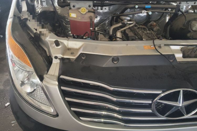 Used JAC Group Sunray 2023 2.0T 5-Series Express Version 6/7 Seats HFC4DB3-2E4 Engine Bay Right