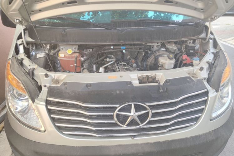 Used JAC Group Sunray 2023 2.0T 5-Series Commercial Version Non-Commercial Use 7-Seater HFC4DB3-2E4 Engine Bay