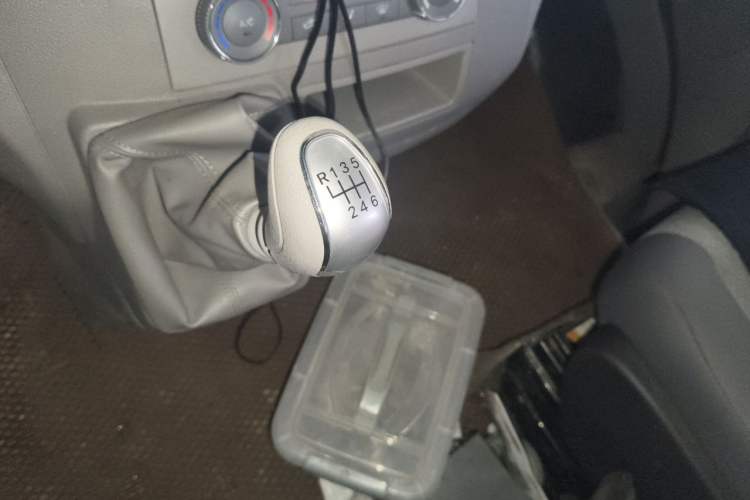 Used JAC Group Sunray 2023 2.0T 5-Series Express Version 6/7 Seats HFC4DB3-2E4 Gear Lever