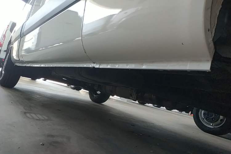 Used JAC Group Sunray 2023 2.0T 5-Series Express Version 6/7 Seats HFC4DB3-2E4 Left Side Sill
