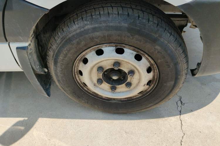 Used JAC Group Sunray 2023 2.0T 5-Series Express Version 6/7 Seats HFC4DB3-2E4 Right Front Wheel Hub