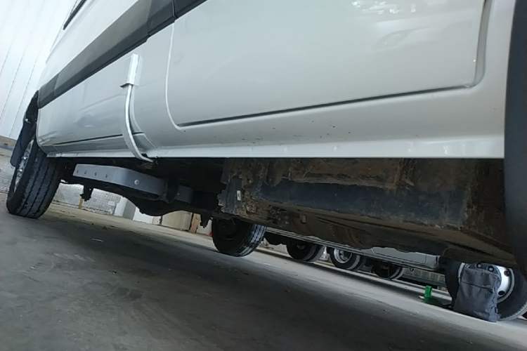 Used JAC Group Sunray 2023 2.0T 5-Series Express Version 6/7 Seats HFC4DB3-2E4 Right Side Sill