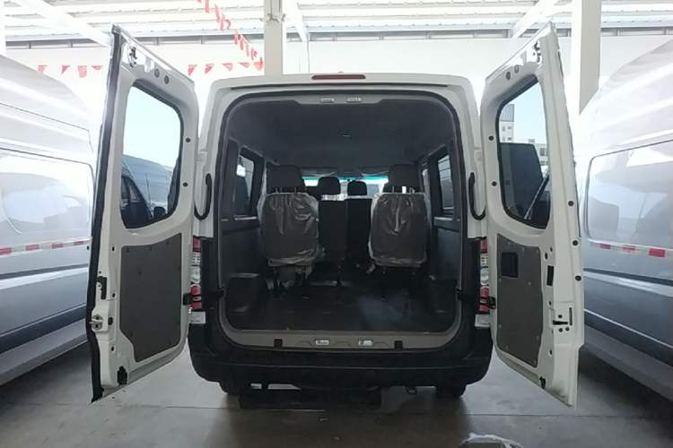 Used JAC Group Sunray 2023 2.0T 5-Series Express Version 6/7 Seats HFC4DB3-2E4 Trunk