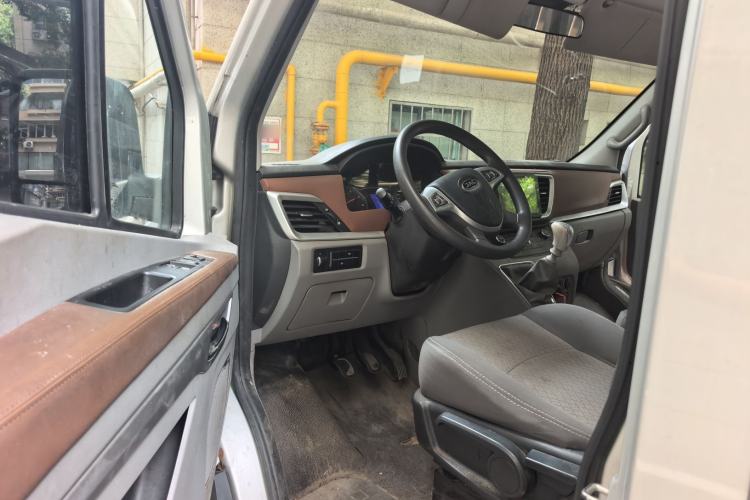 Used JAC Group Sunray 2024 2.5T 5-Series Express Version with Dual Tires Available in 5/6/7-Seater Configurations Driver Seat