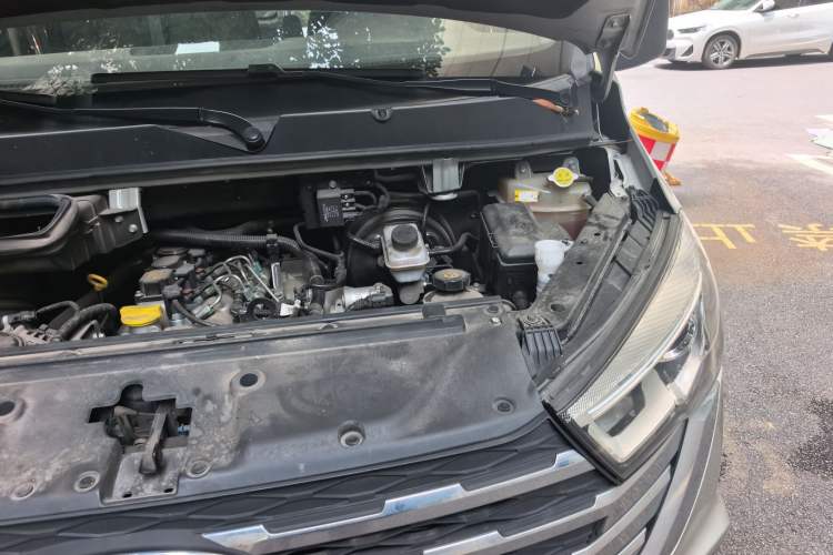 Used JAC Group Sunray 2024 2.5T 5-Series Express Version with Dual Tires Available in 5/6/7-Seater Configurations Engine Bay Left