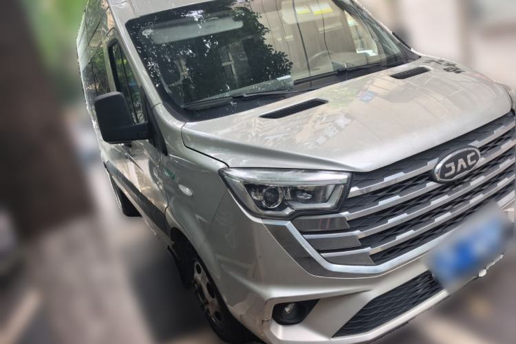 Used JAC Group Sunray 2024 2.5T 5-Series Express Version with Dual Tires Available in 5/6/7-Seater Configurations Front Right 45 Deg