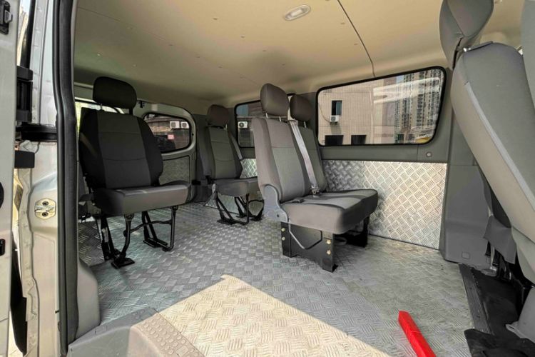 Used JAC Group Sunray 2024 2.0T Comfort Edition Single-Tyre Low-Roof Van with 5/6/7 Seating Configurations Interior 7