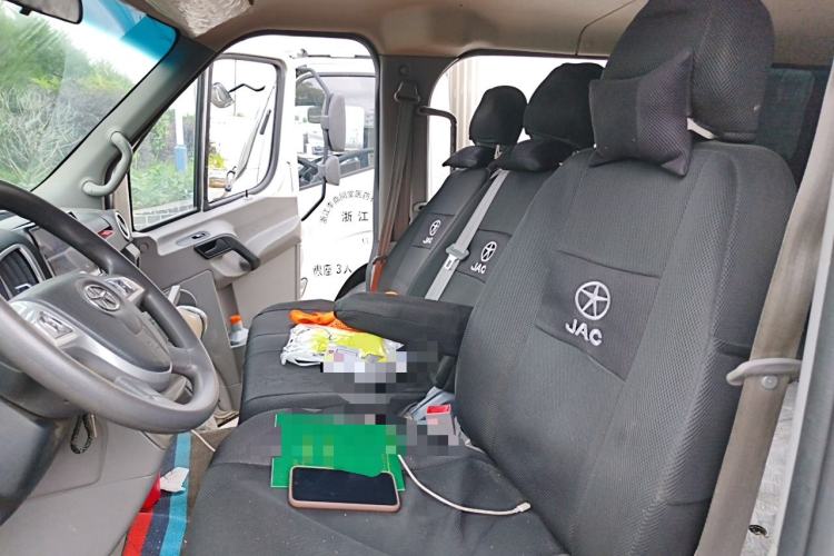 Used JAC Group Sunray 2024 2.0T Comfort Edition Single-Tyre Low-Roof Van with 5/6/7 Seating Configurations Left Front Seat