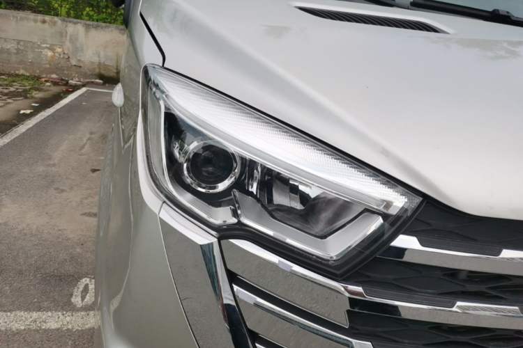 Used JAC Group Sunray 2024 2.5T 5-Series Express Version Single Tire 5/6/7 Seater Right Front Headlight