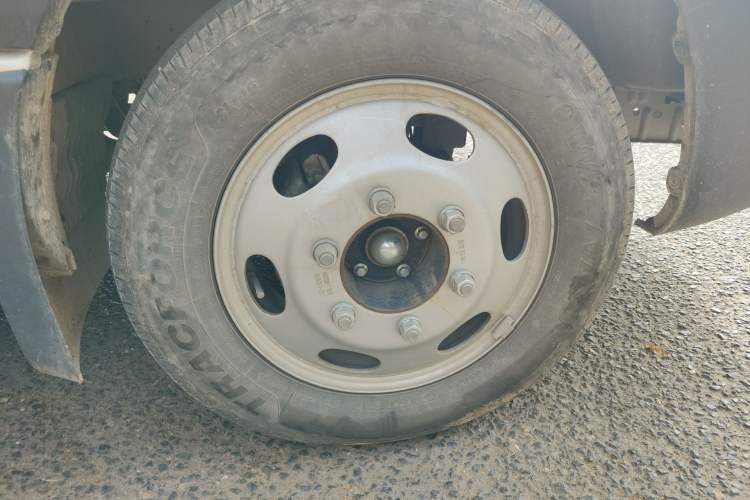 Used JAC Group Sunray  Right Front Wheel Hub