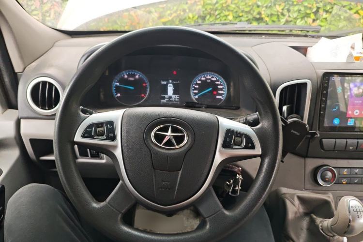 Used JAC Group Sunray 2024 2.0T Long-Wheelbase Express with Dual Tires High Roof—5/6/7-Seater Steering Wheel