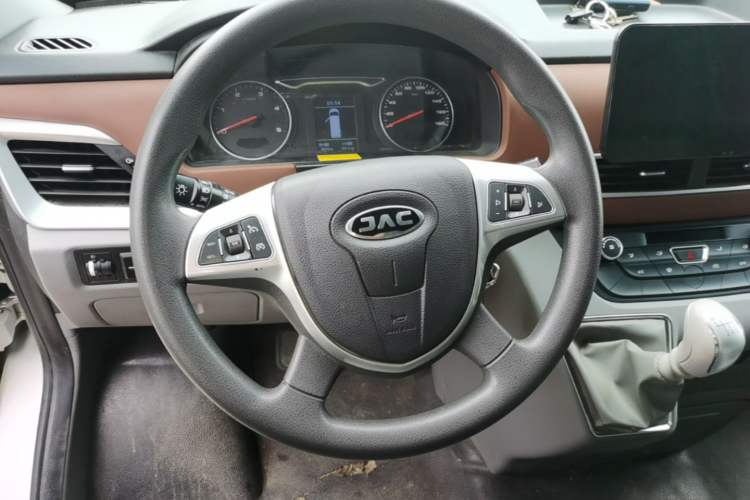 Used JAC Group Sunray 2024 2.5T 5-Series Express Version Single Tire 5/6/7 Seater Steering Wheel