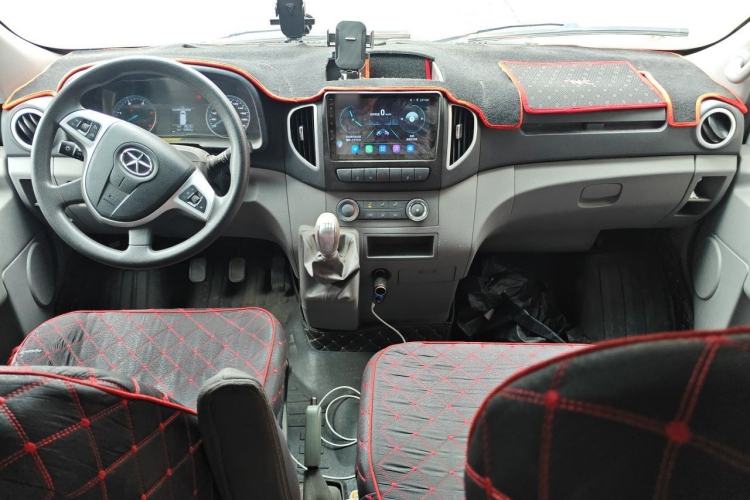 Used JAC Group Sunray 2024 2.0T Manual Mid-Roof Comfort Edition 5/6/7/9-Seater Center Console