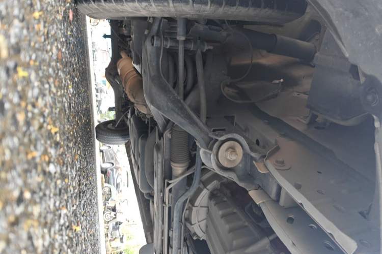 Used JAC Group Sunray 2024 2.0T Manual Mid-Roof Comfort Edition 5/6/7/9-Seater Chassis Front Right
