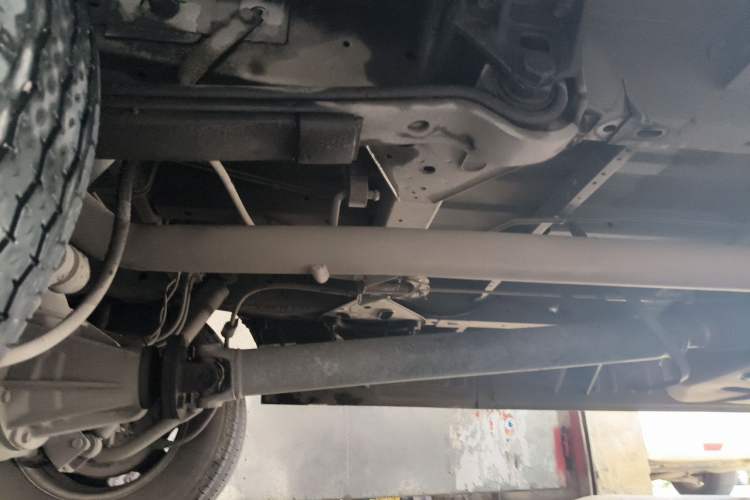 Used JAC Group Sunray 2024 2.5T 5-Series Express Version with Dual Tires Available in 5/6/7-Seater Configurations Chassis Rear Right