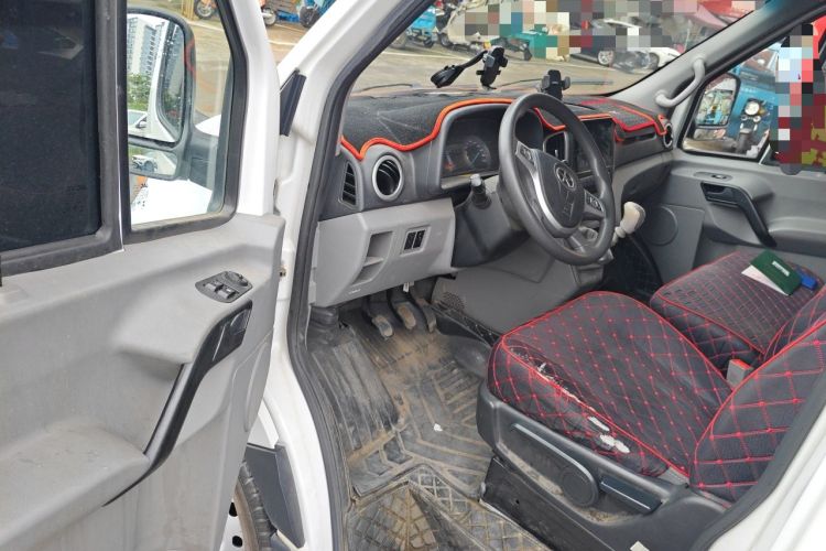 Used JAC Group Sunray 2024 2.0T Manual Mid-Roof Comfort Edition 5/6/7/9-Seater Driver Seat