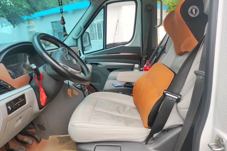 Used JAC Group Sunray 2024 2.5T Long-Wheelbase Express Dual-Tire High-Roof 5/6/7-Seater Left Front Seat