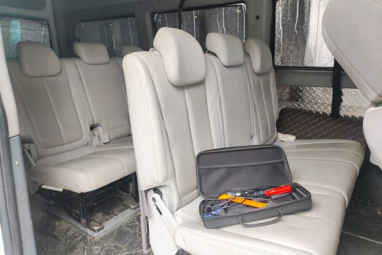 Used JAC Group Sunray 2024 2.5T Long-Wheelbase Express Dual-Tire High-Roof 5/6/7-Seater Left Rear Seat