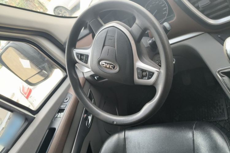 Used JAC Group Sunray 2024 2.5T 5-Series Express Version with Dual Tires Available in 5/6/7-Seater Configurations Steering Wheel